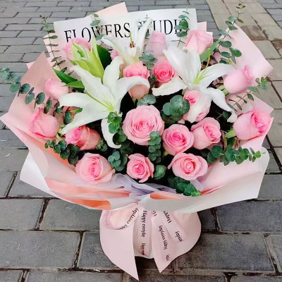 汕头18朵粉玫瑰2支百合，我的心尖宝贝